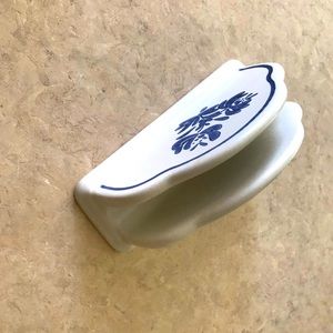 Yorktowne napkin holder